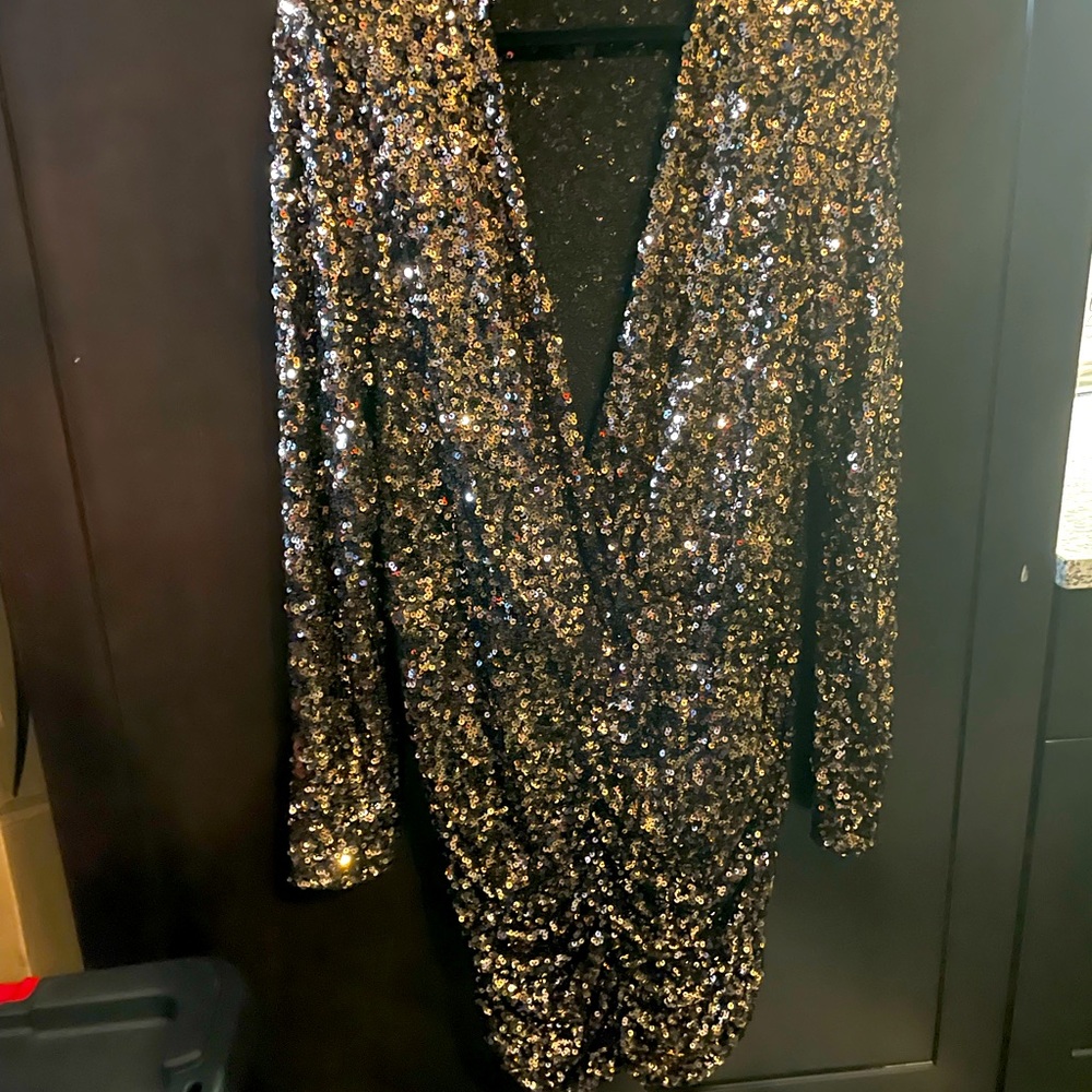 New Year’s Eve sequins dress gold.